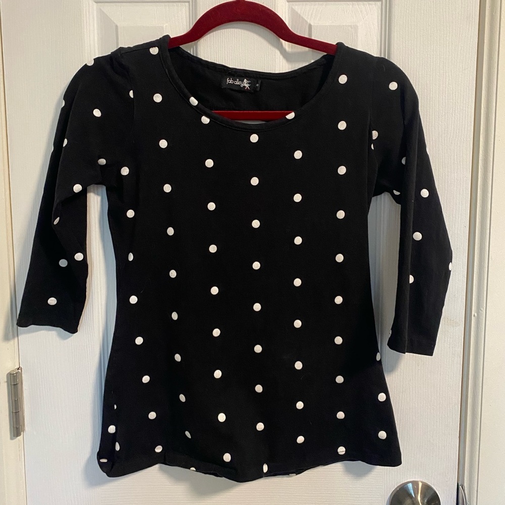 🖤3/$30 Polka Dot Cutout Shirt